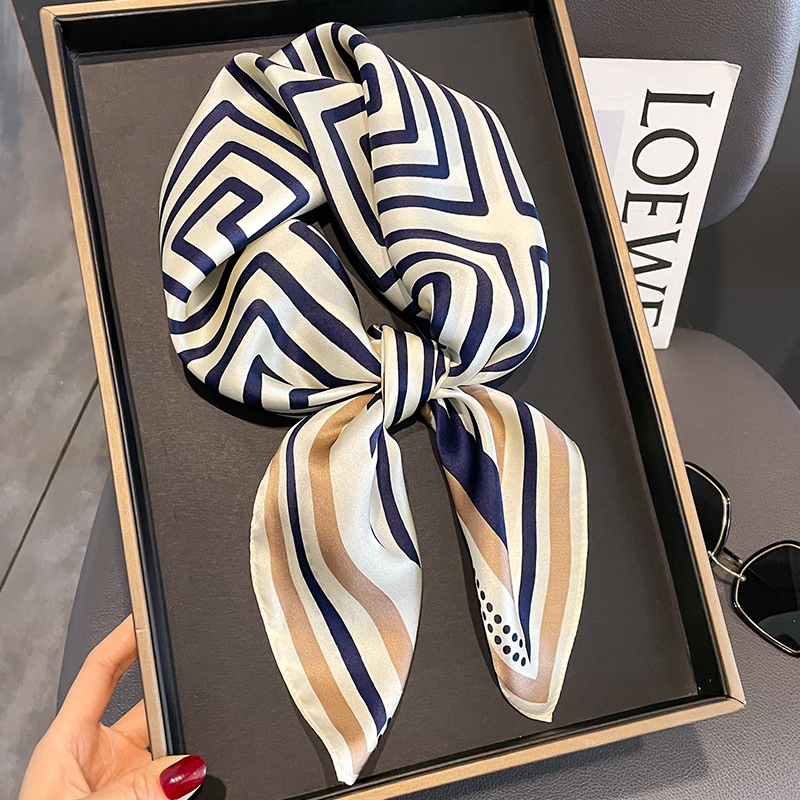 Luxe Merk Halsdoek Lente Vierk - Luxury Skincare Headband recensie en prijs