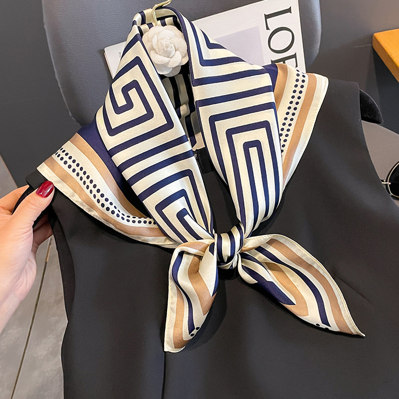 Luxe Merk Halsdoek Lente Vierk - Luxury Skincare Headband recensie en prijs